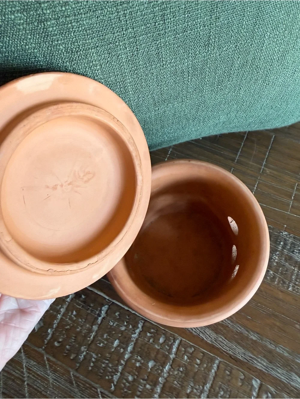 Terracotta Garlic Pot with Lid - Natural Orange